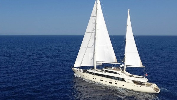 Sailing Yacht Aresteas