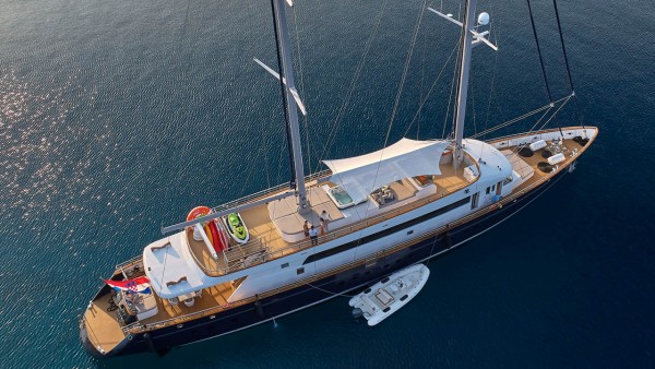 Dalmatino Sailing Yacht