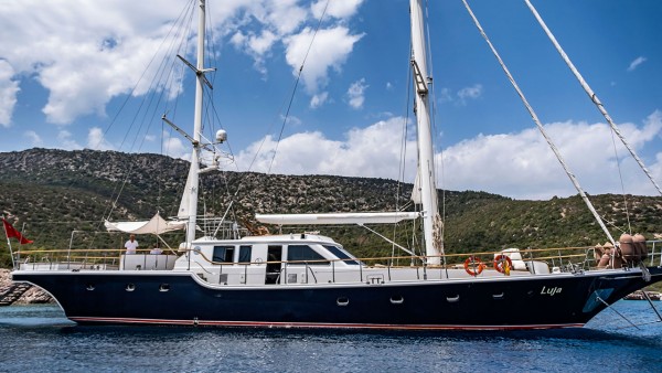 Sailing Yacht Luja