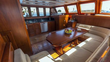 Sailing Yacht Luopan