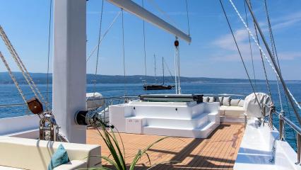 Sailing Yacht Omnia