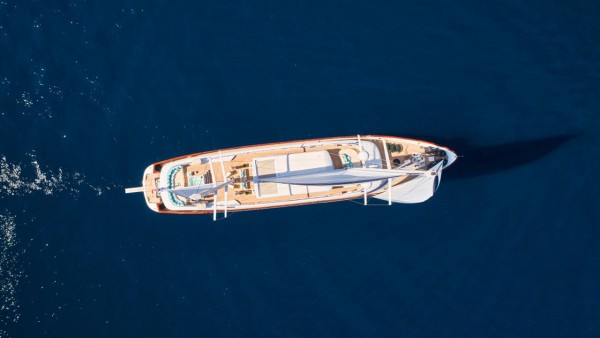 Sailing Yacht Omnia