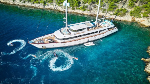 Sailing Yacht Omnia