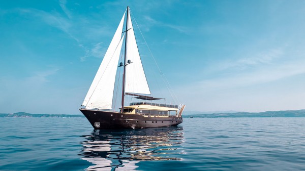 Sailing Yacht Santa Clara