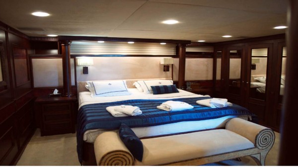 Motor Yacht Aga 6