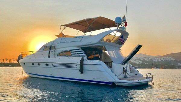 Motor Yacht Alex