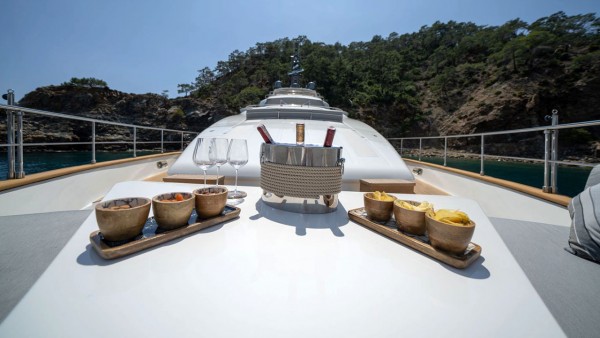 Motor Yacht Ariela