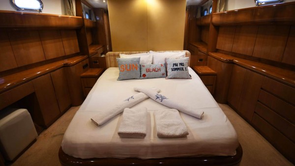 Motor Yacht Azimut 65 Gokce