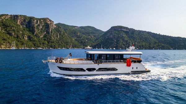 Motor Yacht Jr. Simay