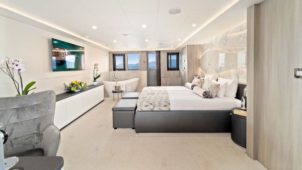 Motor Yacht M/Y Freedom