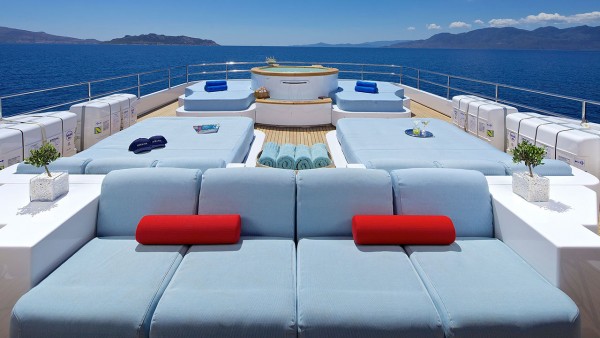 Motor Yacht Oceanos