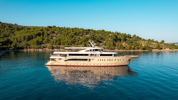 Motor Yacht Queen Eleganza