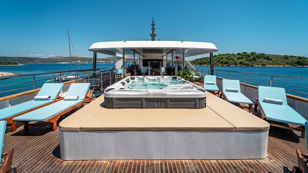 Motor Yacht Riva